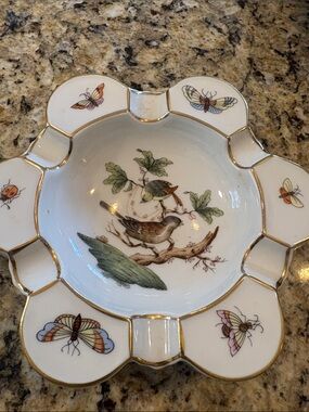 Herend White Porcelain Serving Bowl with Gold Trim and Multicolor Bird Motif
